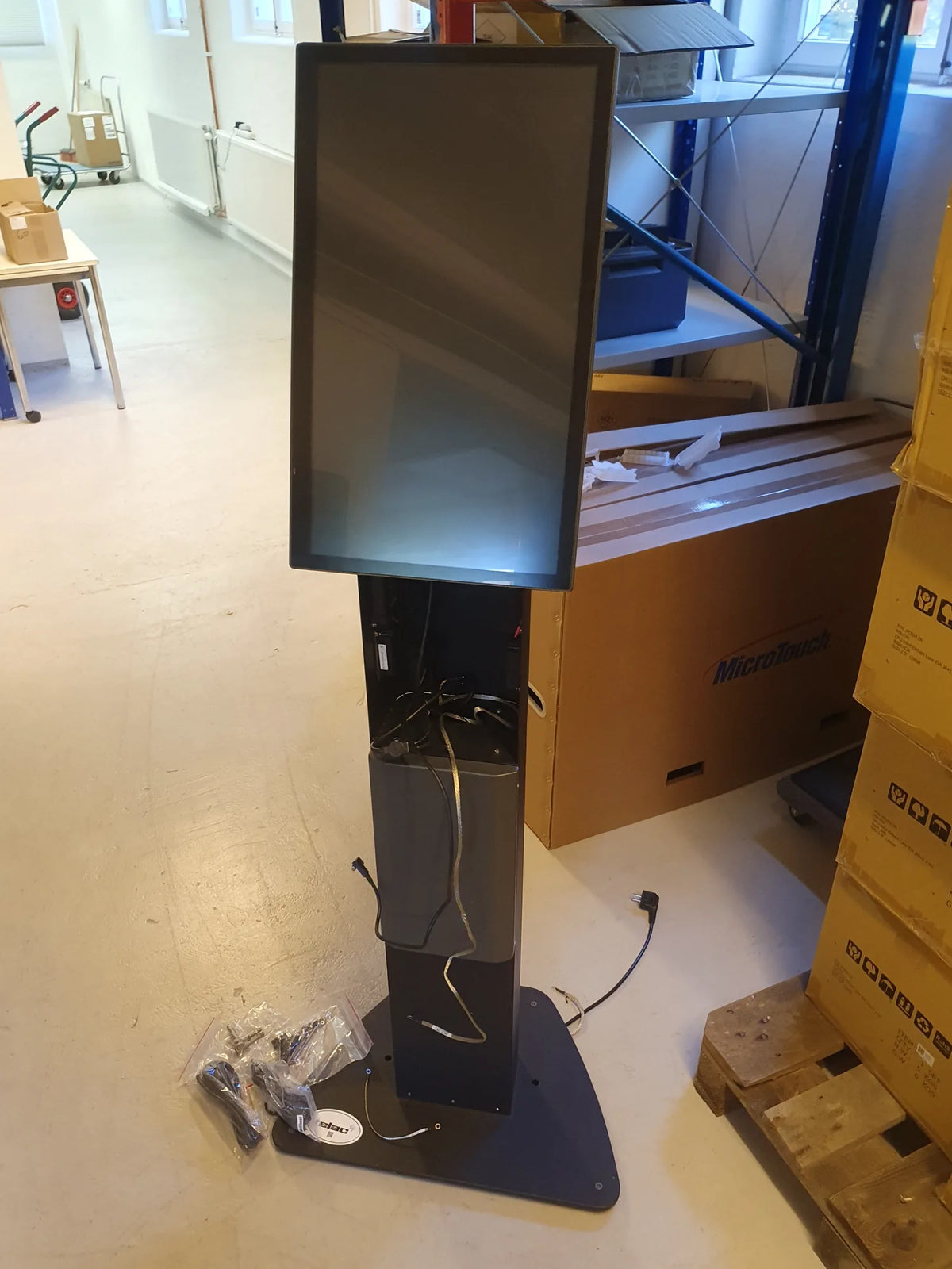 Fec Kiosk XELF – bild 1 av 2