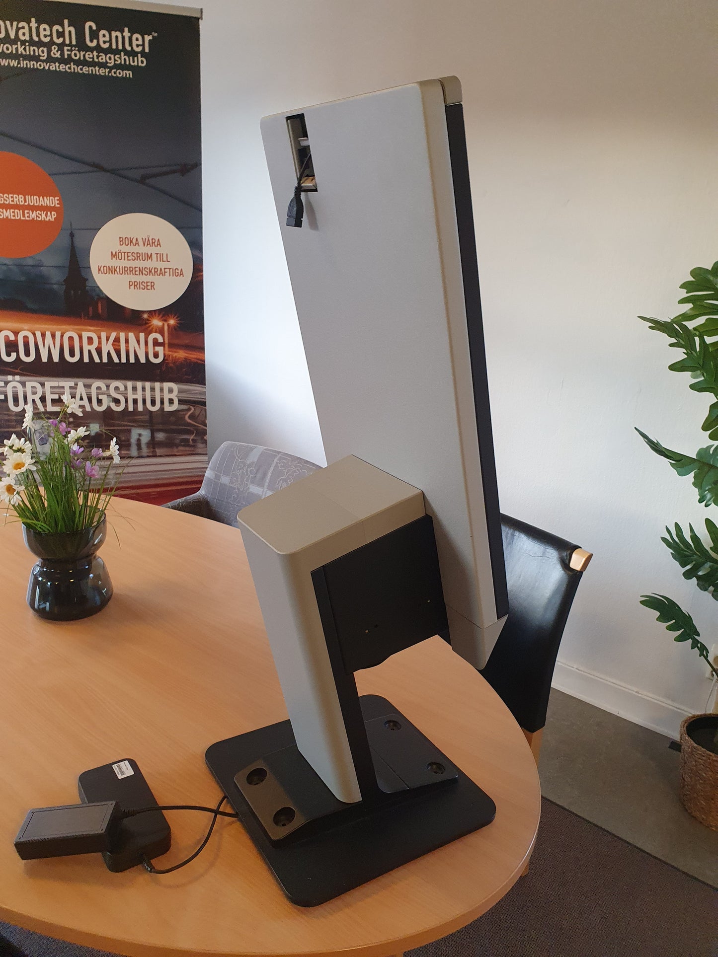 K889  Flytech 4 G DDR4
128GB SSD (M.2